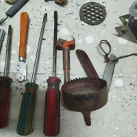 مقداری ابزار و یراق