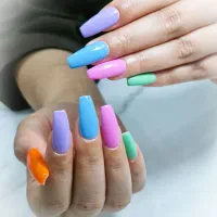 خدمات تخصصی کاشت ناخن فقط ۳۹۸
