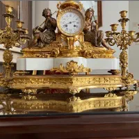 ساعت و شمعدان آنتیک