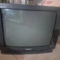 تلوزیون ۲۱ اینچ سامسونگ کارکرده یکی و ۱۴ اینچ دوتا
