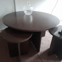 .میز جلو مبلی و چهار عدد عسلی