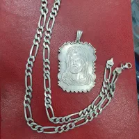زنجیر و شمایل نقره