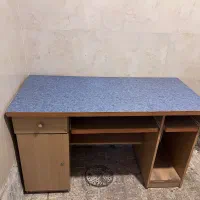 میز کامپیوتر محکم و استوار