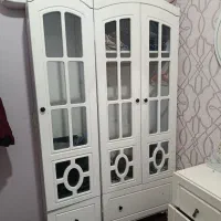 کمدلباس و کمد ویترینی