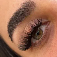 کاشت مژه|خدمات آرایشگری و زیبایی|اصفهان, باتون|دیوار