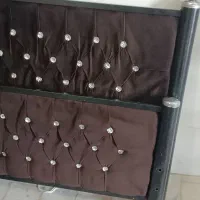تخت نوجوان