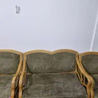 مبل کارکرده قدیمی چوبی