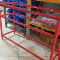 ویترین فروشگاه ومیز پیشخوان