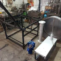 به یک نفر نیروی فنی جهت کارگاه صنعتی