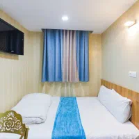 به یک پذیرشگر اقا ویا خانم در مهمانپذیر