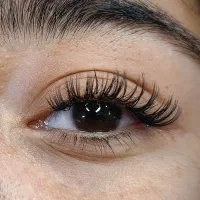 تعداد محدود مدل اکستنشن مژه . یزد . فقط هزینه مواد