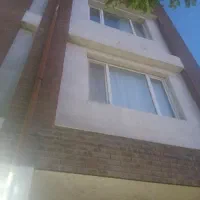 ساختمان ویلایی واقع در روبروی دانشگاه ازاد