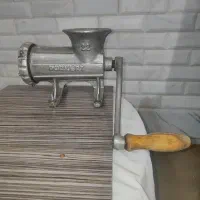چرخ گوشت دستی چکسلواکی قدیمی سایز۲۲