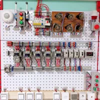 آموزشگاه برق تسلا