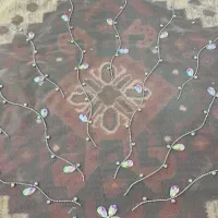 نگین و سنگ روی شال