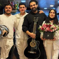 کافه سوپرایز آندو
