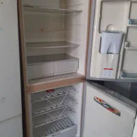 یخچال فریزریی سالم و تمیز