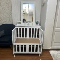 تخت کنار مادر