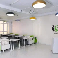 استخدام کارمند خدمات و تشریفات
