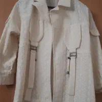کت شیری رنگ نو یکسال هست که خریدم ولی تن نکردم