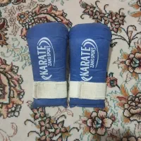یه جفت دستکش رزمی (کاراته و تکواندو) فقط فقط ۳۰۰