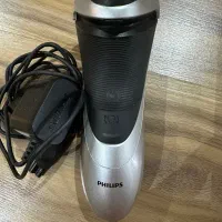 ریش تراش فیلیپس اصل هلند مدل pt860 در حد نو