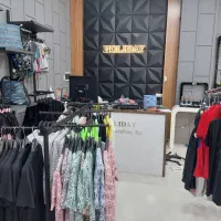 فروش تمام تجهیزات فروشگاه لباس زنانه،مردانه،بچگانه