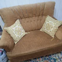 ۳ عدد صندلی و یه مبل دونفره سالم