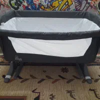 تخت کنار مادر zooye