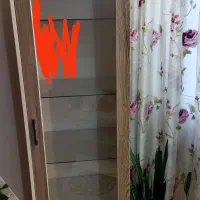 ویترین و پا تختی
