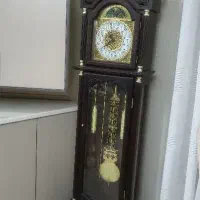 ساعت ایستاده و گرامافون و میز درحدنو