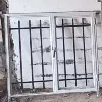 پنجره آهنی سنگین