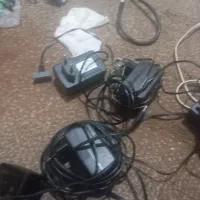 تعدادی آداپتور و سری سارژر