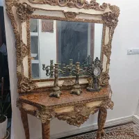 ساعت وشمعدون آیینه بارومیزی بفروش می‌رسد