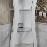 ویترین دکوری ایستاده کاملاً سالم و تمیز