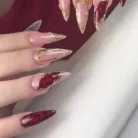 تخفیف  عیدانه کاشت ناخن