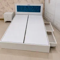 تخت دو نفره کشودار با کفی فلزی و صندلی روکشدار