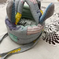 کلاه محافظ خرگوشی و دستبند نوزاد