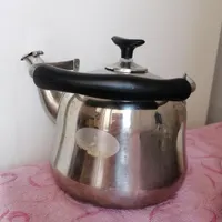 کتری 2 لیتری استیل و چادر و شال مانتو نو
