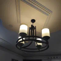 لوستر نو در حد ۱۰روز نصب بوده