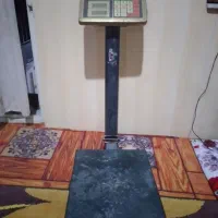 ترازوی ۲۰۰ کیلو در حد نو