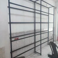 مقداری قفسه دیواری