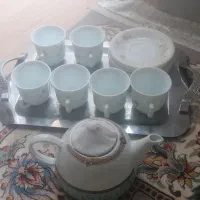 6عدد لیوان 6عدد استکان.6عدد زیر استکان و1عدد قوری