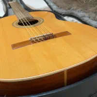 گیتار آلمانزا ۴۰۲ چوب صنوبر