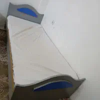 تخت نوجوان