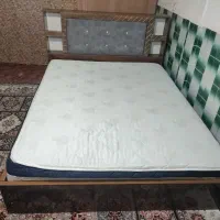 تختخواب دونفره با تشک رویال..