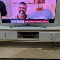 میز تلویزیون در حد نو