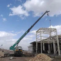 راننده جرثقیل وبیل مکانیکی هستم.