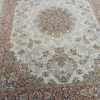 فرش ۱۲ متری  رنگ کرم در حد نو سالم