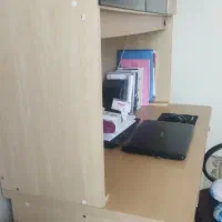 میز تحریر  دارای کتابخانه